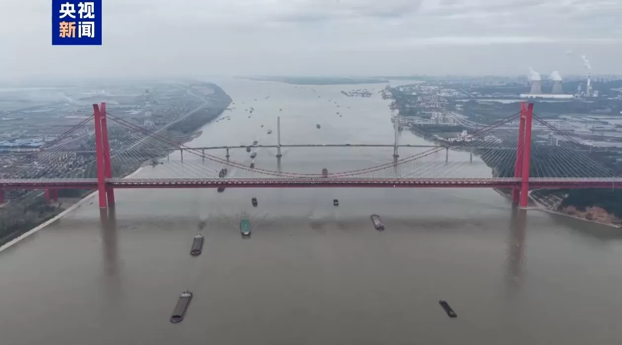 世界首座双层斜拉-悬索协作体系大桥正式通车-第2张图片-