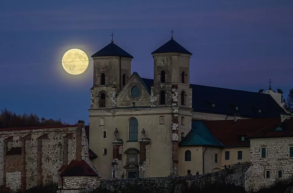 城事|超惊艳!全球美图:35.7万公里外“超级月亮”-第21张图片- 城事|超惊艳!全球美图:35.7万公里外“超级月亮”-第21张图片-