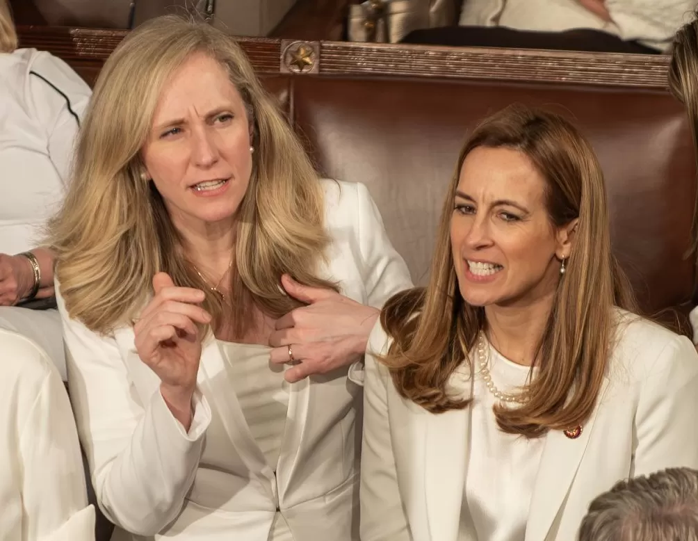 解读|美国地方选举民主党连赢三局:反特朗普情绪助力,中期选举走向尚不明确-第1张图片- 解读|美国地方选举民主党连赢三局:反特朗普情绪助力,中期选举走向尚不明确-第1张图片-