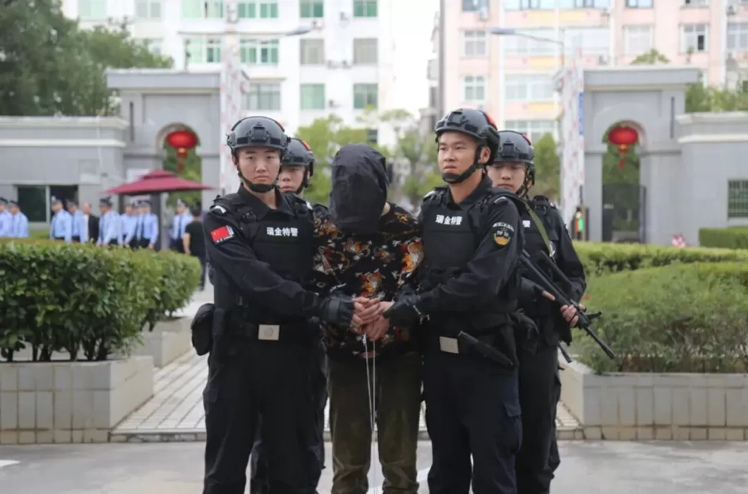 潜逃29年的命案嫌犯在湖南湘乡落网,逃亡时“洗白”身份结婚生子-第3张图片- 潜逃29年的命案嫌犯在湖南湘乡落网,逃亡时“洗白”身份结婚生子-第3张图片-