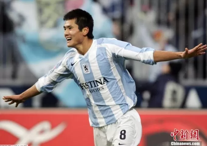 踢过世界杯的邵佳一，能带国足进世界杯吗？-第2张图片-