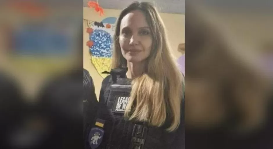 好莱坞女星安吉丽娜·朱莉访问乌克兰,其保镖遭强制征兵,抗议无效后放弃被扣留人员-第1张图片- 好莱坞女星安吉丽娜·朱莉访问乌克兰,其保镖遭强制征兵,抗议无效后放弃被扣留人员-第1张图片-