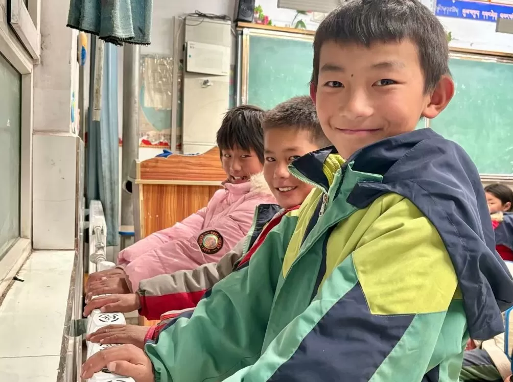 从“运煤御寒”到“追光供暖”,青海玉树一高原小学有了“温暖教室”-第1张图片- 从“运煤御寒”到“追光供暖”,青海玉树一高原小学有了“温暖教室”-第1张图片-