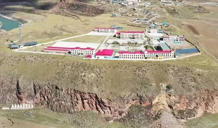 从“运煤御寒”到“追光供暖”,青海玉树一高原小学有了“温暖教室”-第2张图片- 从“运煤御寒”到“追光供暖”,青海玉树一高原小学有了“温暖教室”-第2张图片-