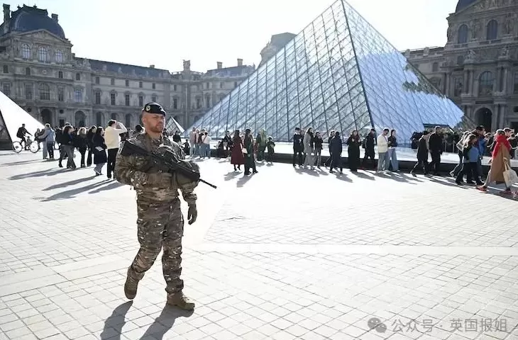 卢浮宫大劫案嫌疑人是巴黎网红！4个小毛贼整出超瞎偷国宝计划，手法荒诞法国警察破防？-第6张图片-