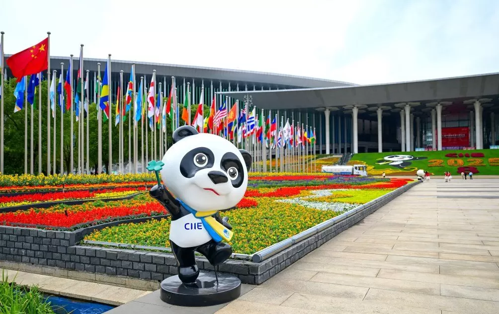 何为进博|从机器人到“空中专车”,科技成果向“新”见未来-第2张图片- 何为进博|从机器人到“空中专车”,科技成果向“新”见未来-第2张图片-