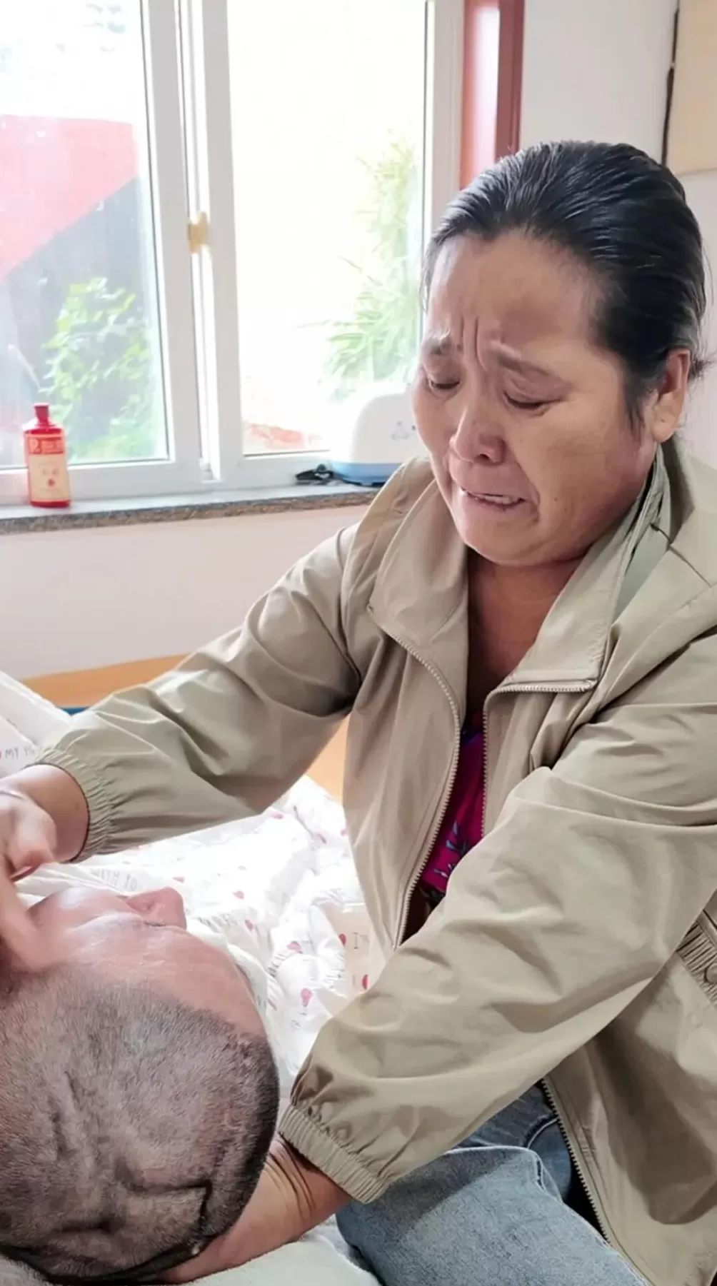 十年守护,“岛城最美母亲”用爱唤醒“植物人”侄子-第3张图片- 十年守护,“岛城最美母亲”用爱唤醒“植物人”侄子-第3张图片-