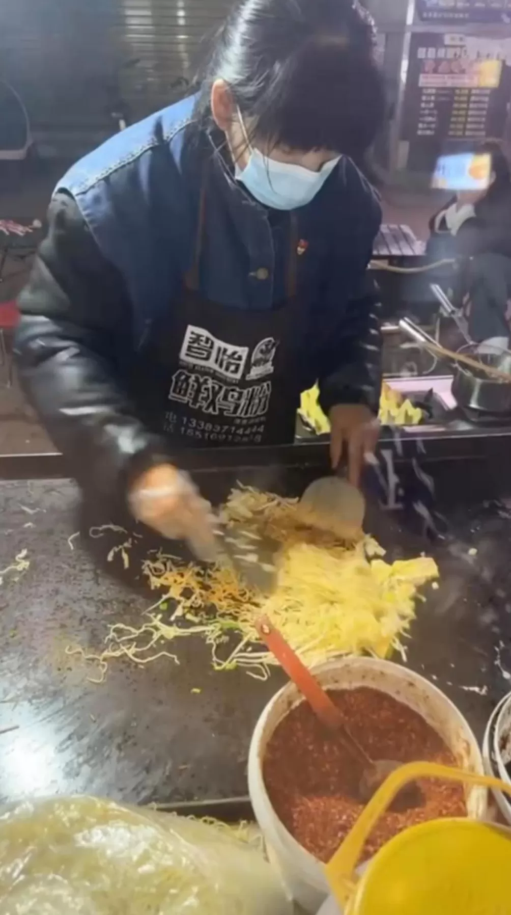 “我不是为了出名!”商丘“3元炒面大姐”回应质疑-第4张图片- “我不是为了出名!”商丘“3元炒面大姐”回应质疑-第4张图片-