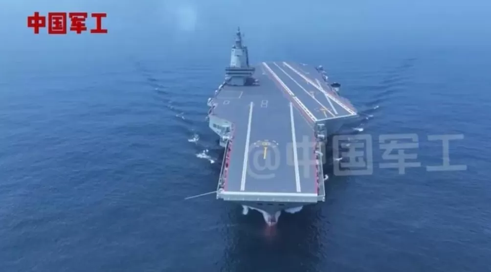 唐驳虎:福建舰一步跨过美国航母弯路,中国海军已握制海利剑-第2张图片- 唐驳虎:福建舰一步跨过美国航母弯路,中国海军已握制海利剑-第2张图片-