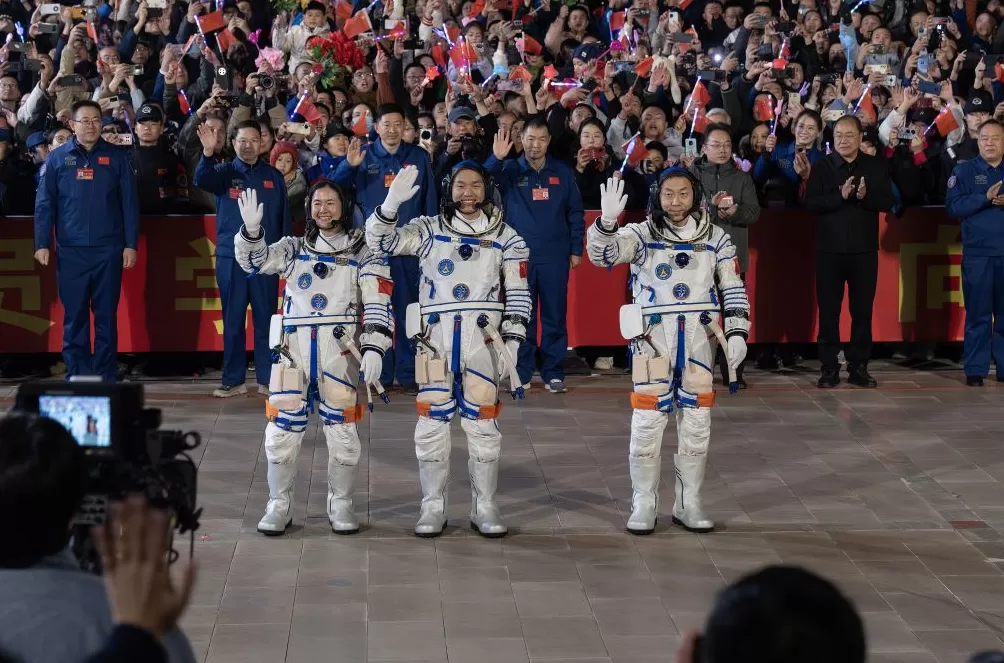 走进商圈,2025第十五届上海市摄影艺术展览开幕-第6张图片- 走进商圈,2025第十五届上海市摄影艺术展览开幕-第6张图片-