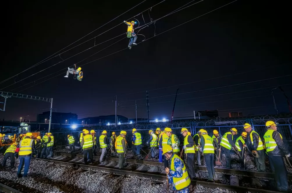 走进商圈,2025第十五届上海市摄影艺术展览开幕-第8张图片- 走进商圈,2025第十五届上海市摄影艺术展览开幕-第8张图片-