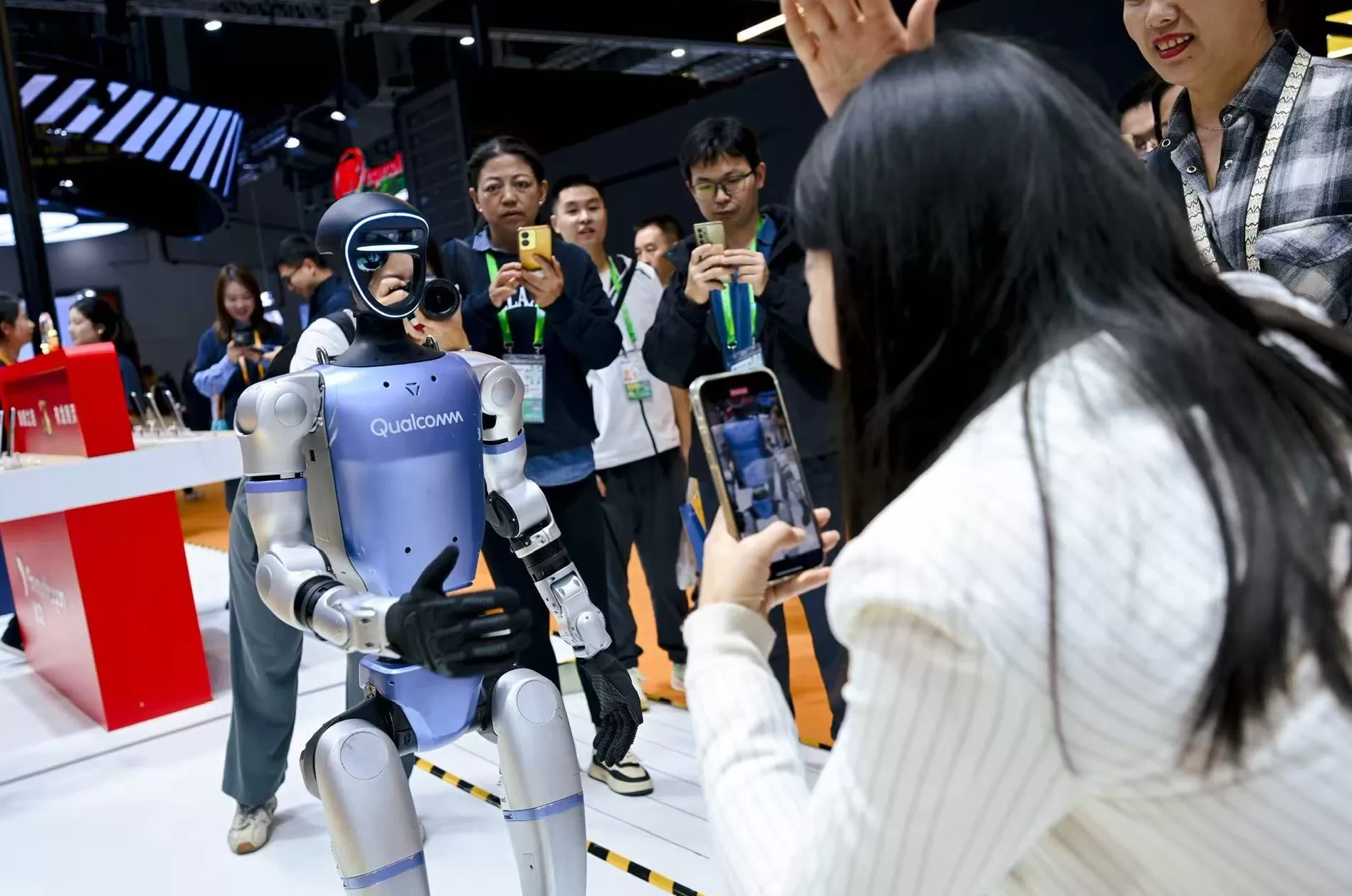 “全勤生”高通进博八年:技术越来越进步,“朋友圈”越来越大,合作伙伴越来越强-第2张图片- “全勤生”高通进博八年:技术越来越进步,“朋友圈”越来越大,合作伙伴越来越强-第2张图片-