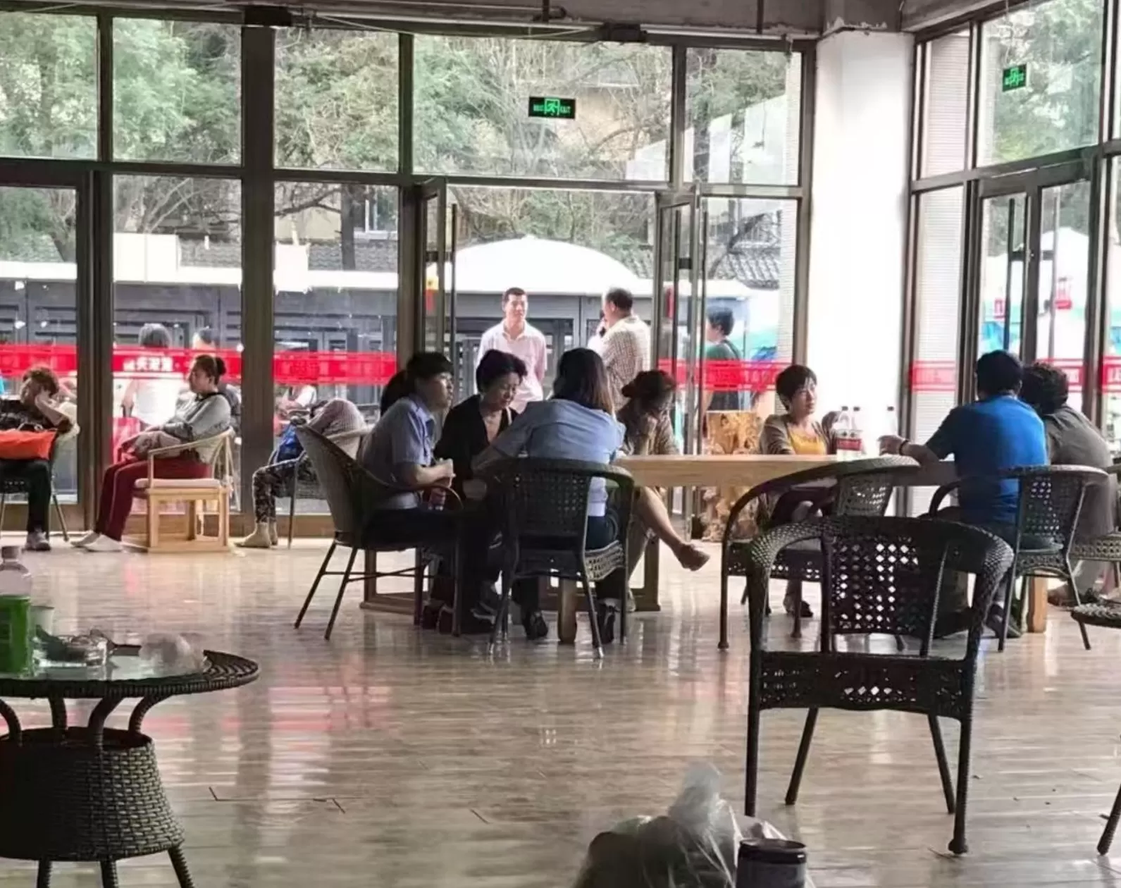 “宁夏最大古玩字画市场”烂尾背后:公然出售法院查封的商铺,众多买铺者遭遇维权难-第3张图片- “宁夏最大古玩字画市场”烂尾背后:公然出售法院查封的商铺,众多买铺者遭遇维权难-第3张图片-