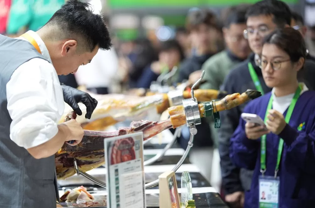 进博直击|美食博览,一场从全球农场到中国餐桌的舌尖旅行-第11张图片- 进博直击|美食博览,一场从全球农场到中国餐桌的舌尖旅行-第11张图片-