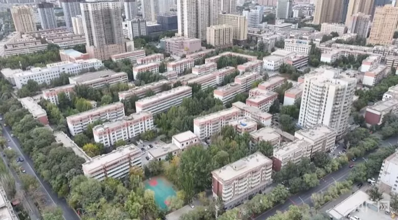 【人民城市·温情中国】边疆“绣”绿洲文“润”细无声-第4张图片- 【人民城市·温情中国】边疆“绣”绿洲文“润”细无声-第4张图片-