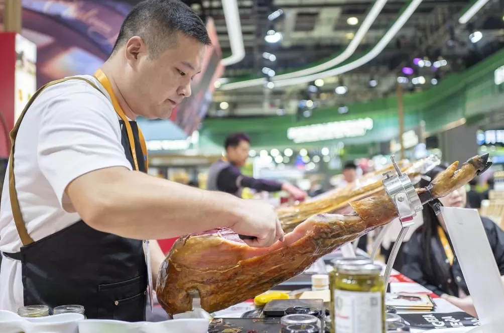 央广时评丨汇聚全球好物 “进博效应”激发消费新动能 -第2张图片- 央广时评丨汇聚全球好物 “进博效应”激发消费新动能 -第2张图片-