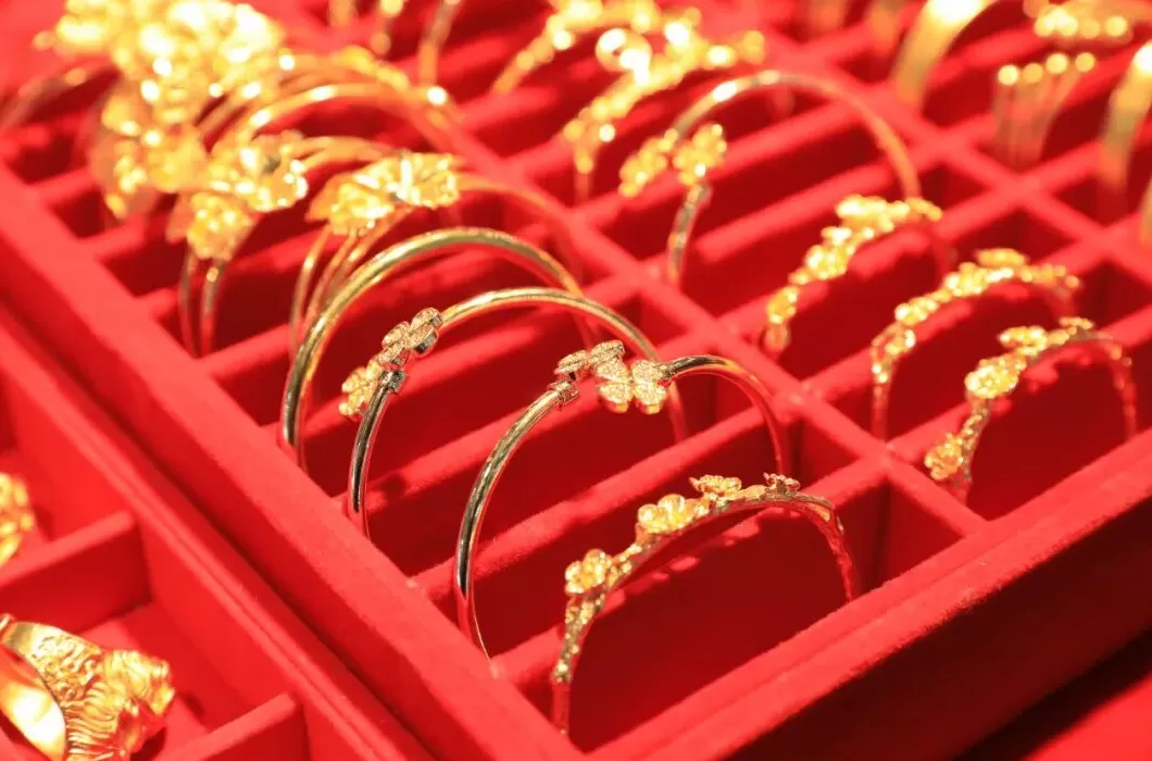 “血脉觉醒”的这届年轻人，看金价走势都懵了-第2张图片-