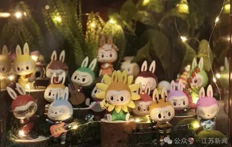 媒体评泡泡玛特员工直播事故:划破潮玩行业“皇帝的新衣”-第2张图片- 媒体评泡泡玛特员工直播事故:划破潮玩行业“皇帝的新衣”-第2张图片-