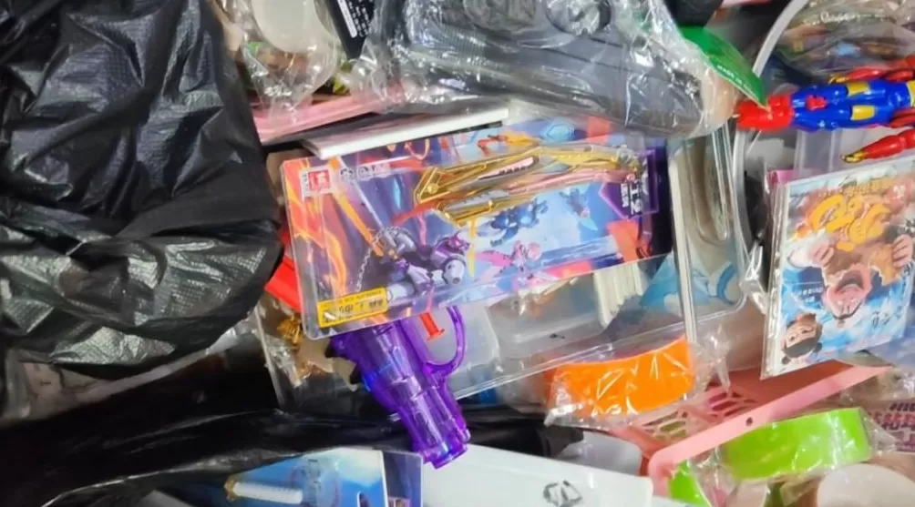 这种“蝴蝶刀”玩具正风靡校园,实测发现很危险-第6张图片- 这种“蝴蝶刀”玩具正风靡校园,实测发现很危险-第6张图片-