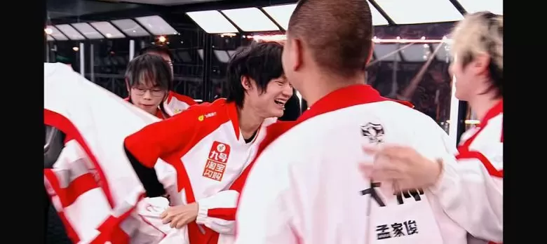 KPL六连冠!成都AG超玩会夺得2025KPL年度总决赛总冠军-第2张图片- KPL六连冠!成都AG超玩会夺得2025KPL年度总决赛总冠军-第2张图片-