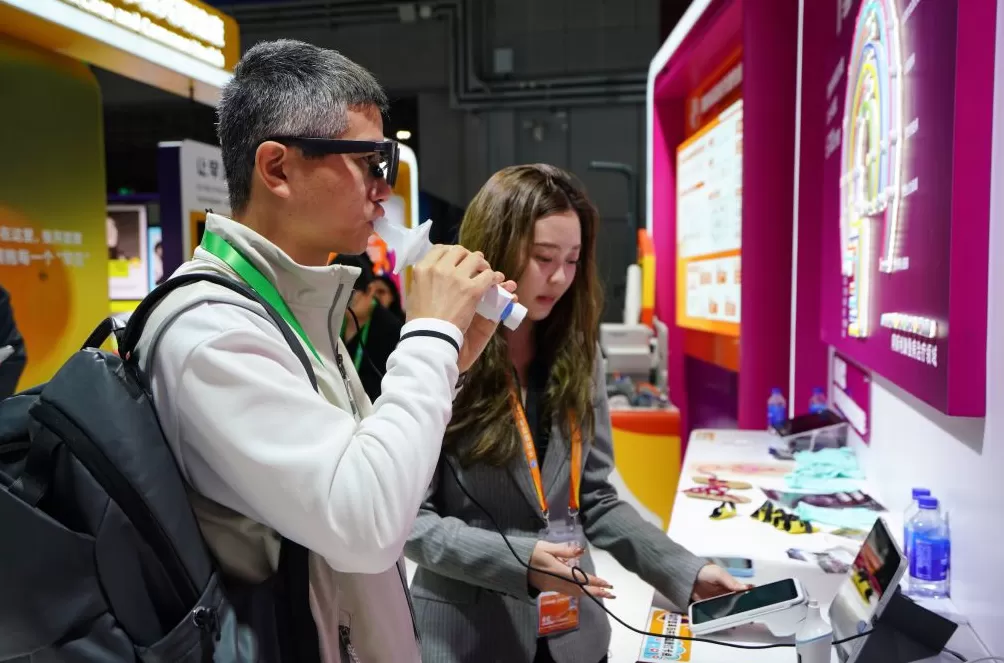 进博直击｜聚焦痛点，适老化健康产品与服务发力银发经济-第5张图片-