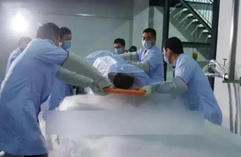 中国首例冷冻人8年后：丈夫交往新女友，叮嘱儿子自己以后也要冷冻保存-第3张图片-