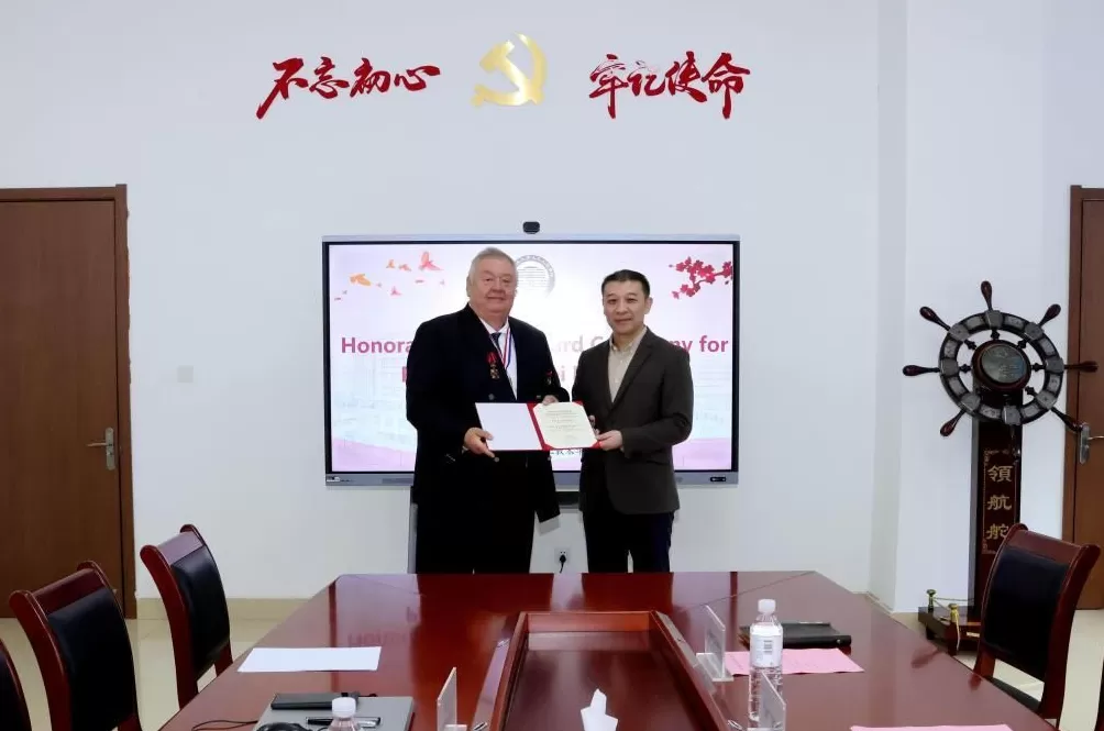 纳米混凝土材料专家谢尔盖·列昂诺维奇全职加盟青岛理工大学-第1张图片- 纳米混凝土材料专家谢尔盖·列昂诺维奇全职加盟青岛理工大学-第1张图片-