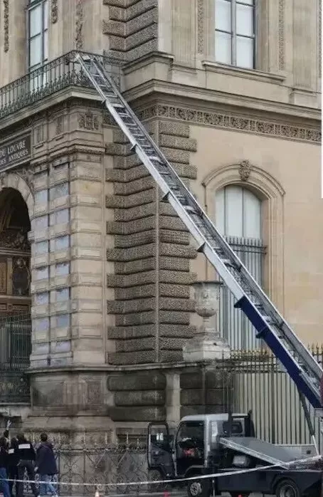 卢浮宫4名大盗被捕，竟然全是业余毛贼？-第2张图片-