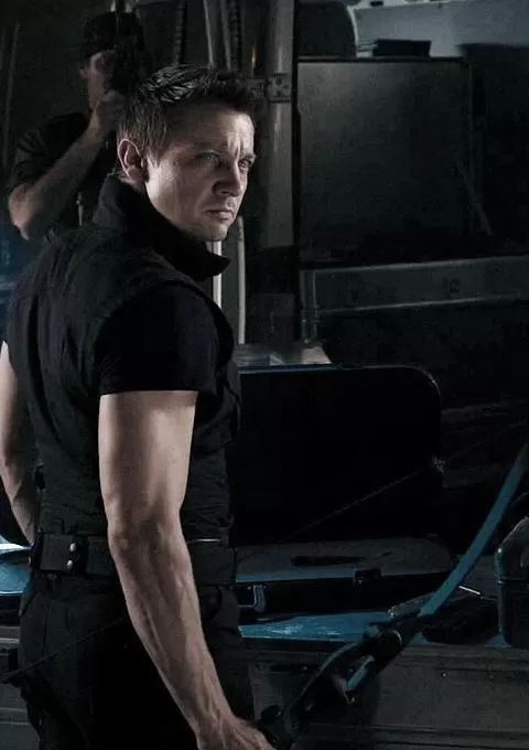 中国女导演周依指控“鹰眼”杰瑞米·雷纳对其性骚扰-第2张图片- 中国女导演周依指控“鹰眼”杰瑞米·雷纳对其性骚扰-第2张图片-