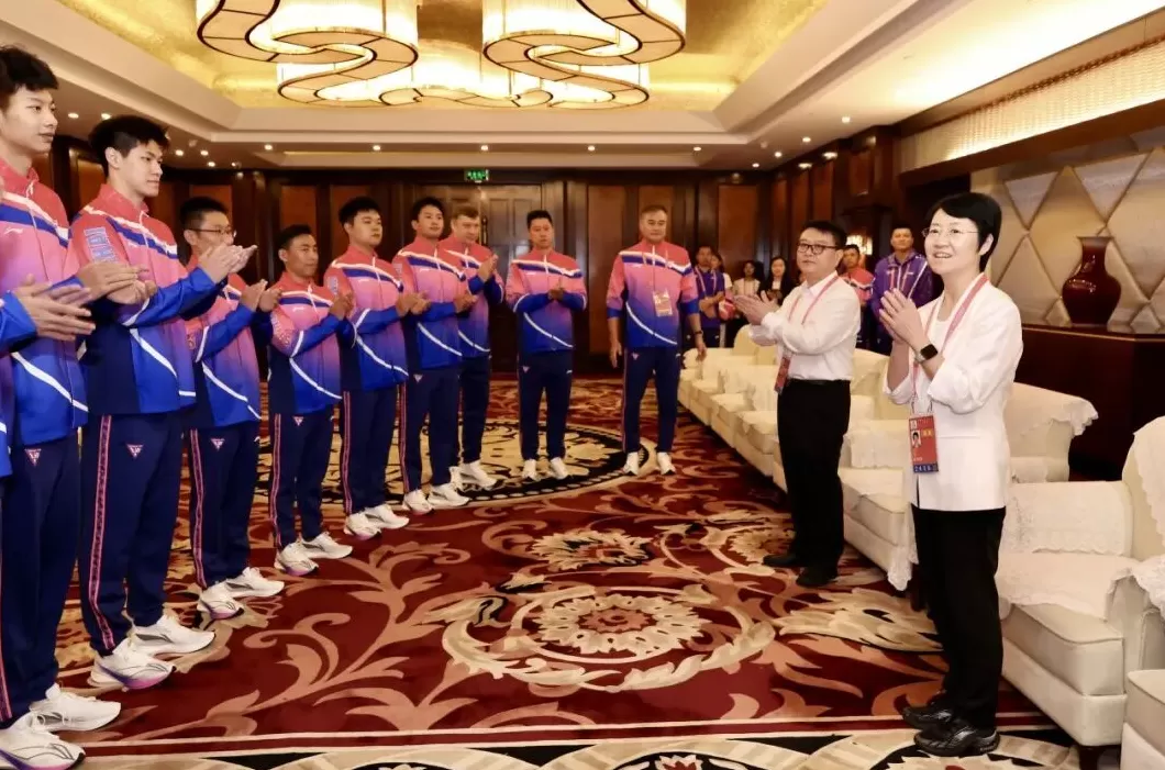 解冬副市长看望慰问十五运会上海体育健儿代表-第3张图片-