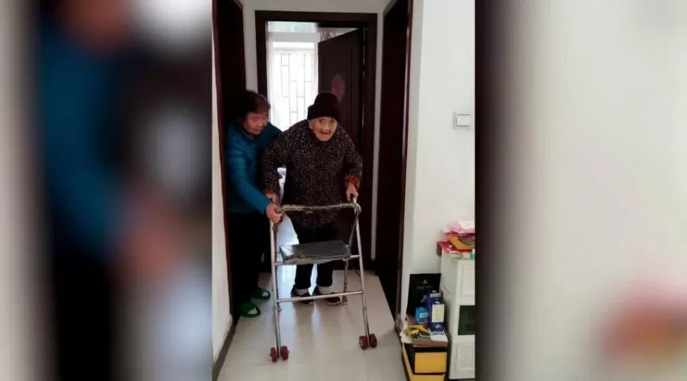 郑州115岁的李陈氏,出生于清朝的“老宝贝”:爱吃肥肉,90岁还为重孙做棉衣-第4张图片- 郑州115岁的李陈氏,出生于清朝的“老宝贝”:爱吃肥肉,90岁还为重孙做棉衣-第4张图片-