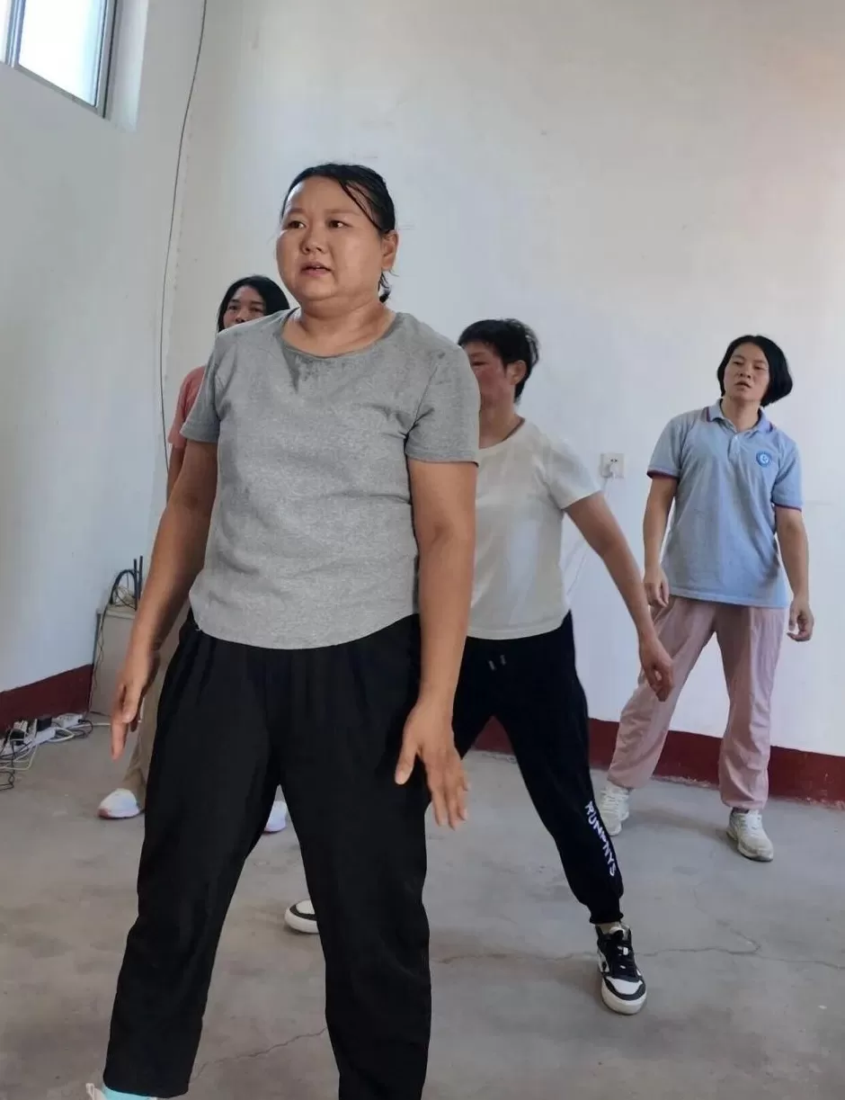 深夜直播间,跳舞自救的妈妈们-第15张图片- 深夜直播间,跳舞自救的妈妈们-第15张图片-