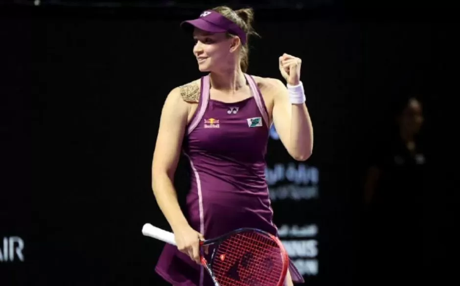 比郑钦文还励志!26岁美女打哭萨巴+11连胜创4大纪录奖金3728万-第1张图片- 比郑钦文还励志!26岁美女打哭萨巴+11连胜创4大纪录奖金3728万-第1张图片-