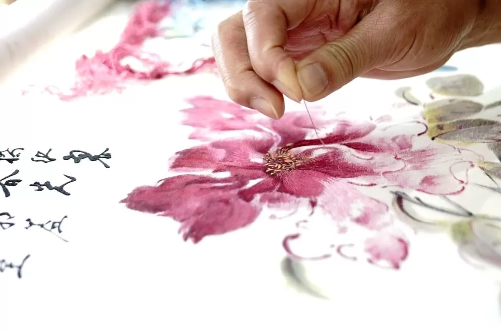 进博直击|苏超奖杯惊艳亮相!进博舞台上的文化交响-第6张图片- 进博直击|苏超奖杯惊艳亮相!进博舞台上的文化交响-第6张图片-