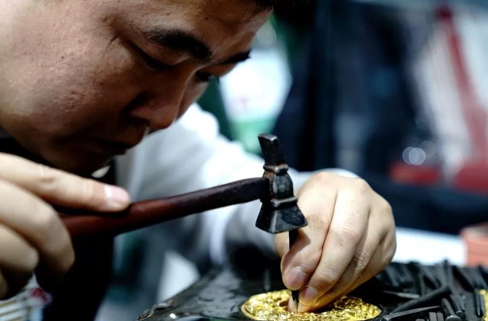 进博直击|苏超奖杯惊艳亮相!进博舞台上的文化交响-第7张图片- 进博直击|苏超奖杯惊艳亮相!进博舞台上的文化交响-第7张图片-