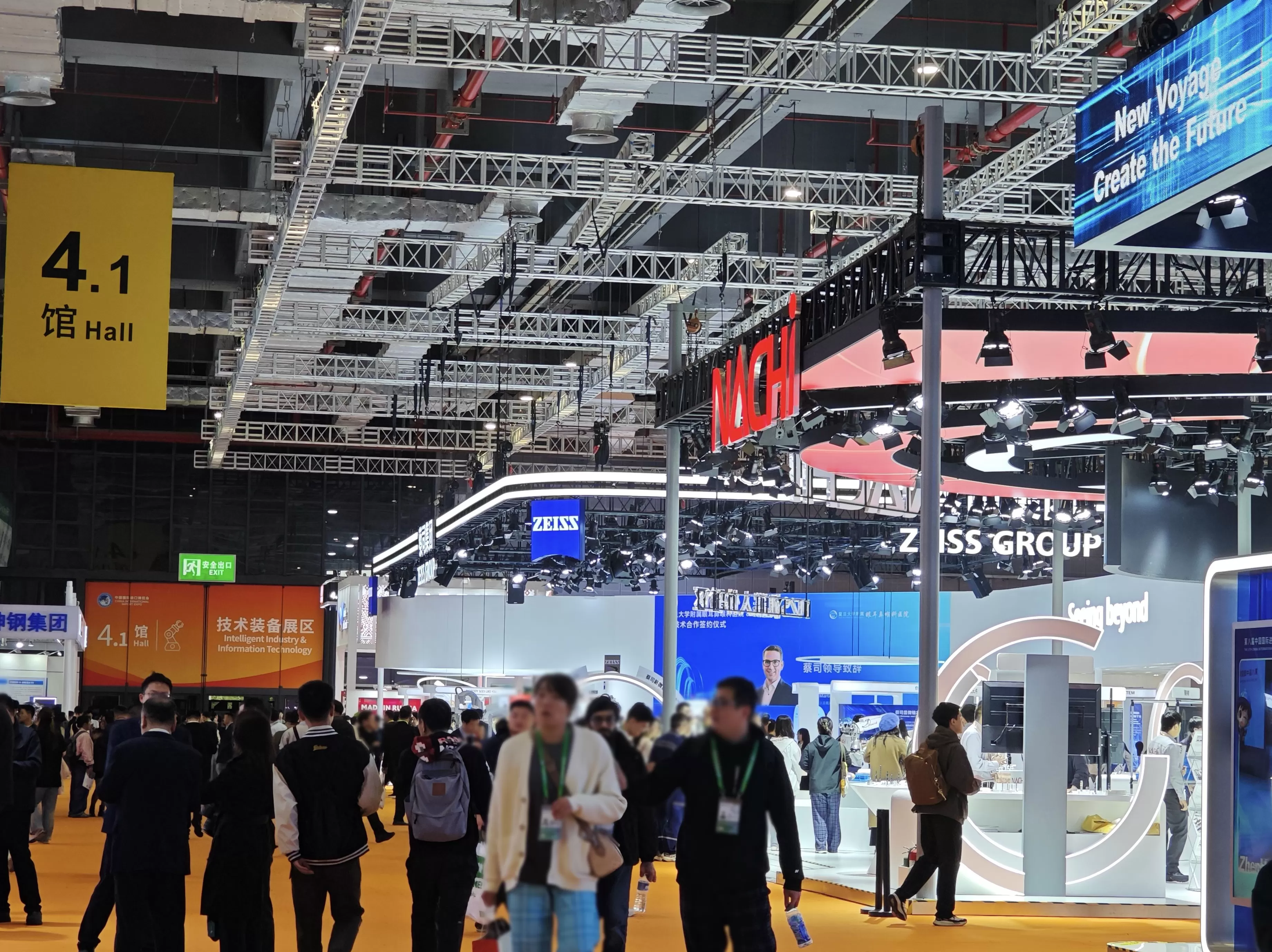 从新能源汽车、储能到半导体封装,进博会成海外新材料巨头创新试验场 | 共享大市场-第2张图片- 从新能源汽车、储能到半导体封装,进博会成海外新材料巨头创新试验场 | 共享大市场-第2张图片-