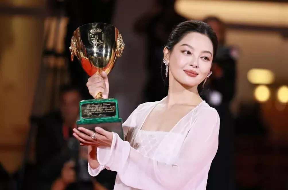 郝蕾白百何,曝光电影圈的幕后运作-第5张图片- 郝蕾白百何,曝光电影圈的幕后运作-第5张图片-