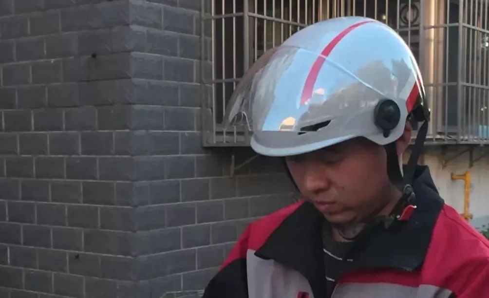 来自河南的快递小哥武照正，奖励6000元！-第3张图片-