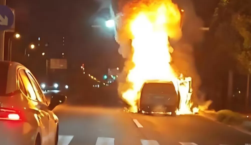 存安全隐患的隐藏式门把手，应该召回升级吗？-第1张图片-