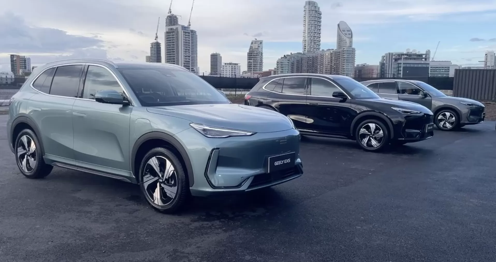 吉利也想分一杯羹，为什么中国汽车公司挤向年销量不到200万辆的英国？-第1张图片-