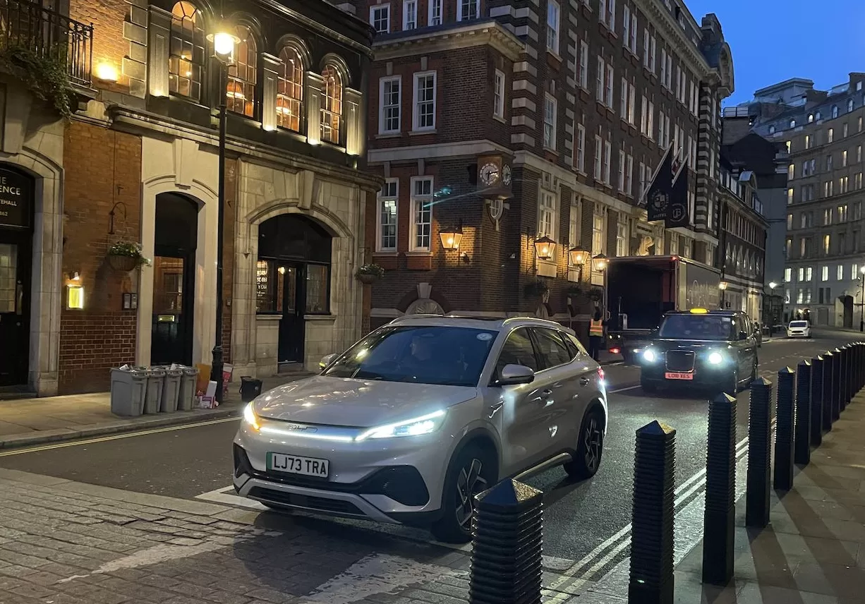 吉利也想分一杯羹，为什么中国汽车公司挤向年销量不到200万辆的英国？-第3张图片-