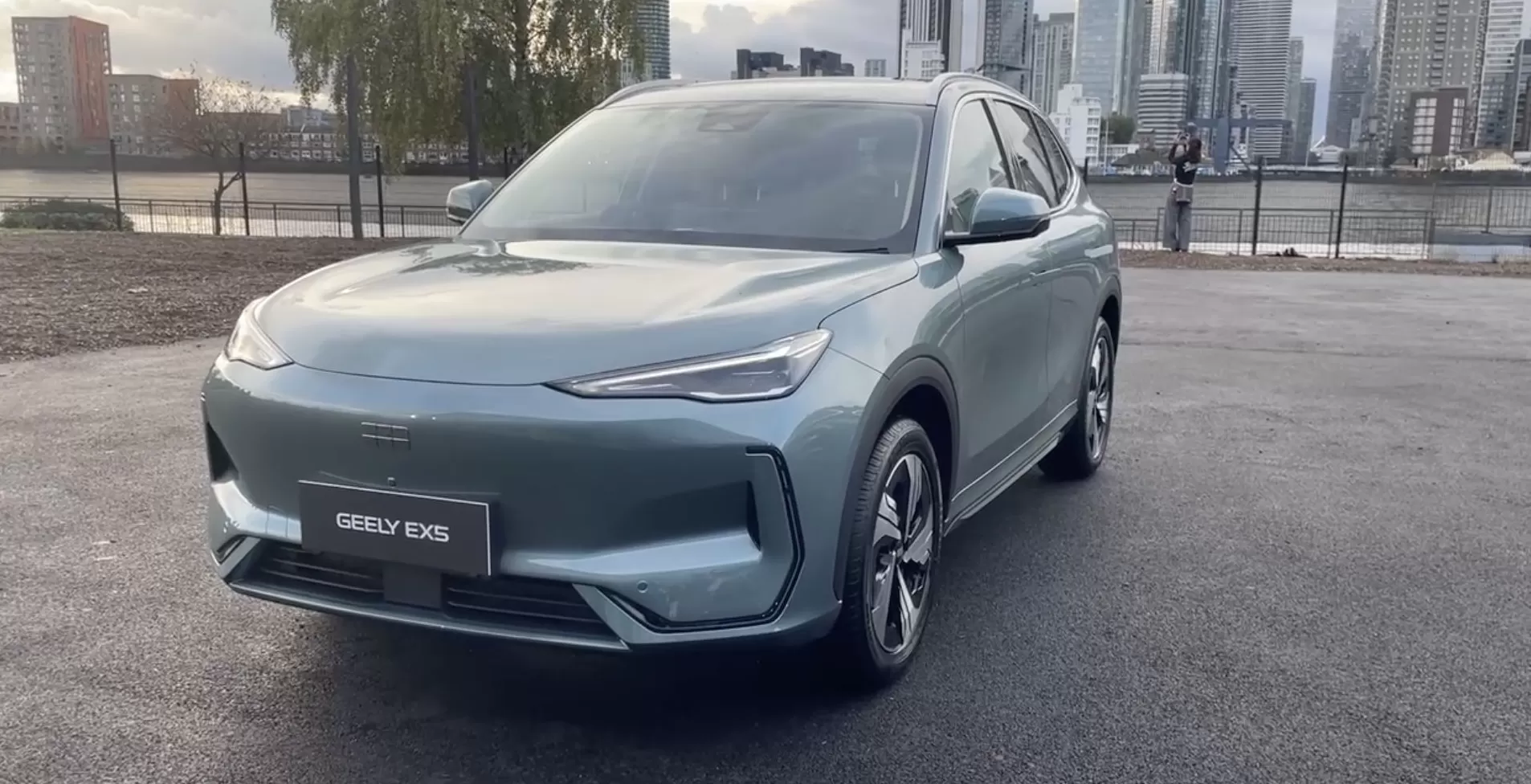 吉利也想分一杯羹，为什么中国汽车公司挤向年销量不到200万辆的英国？-第2张图片-