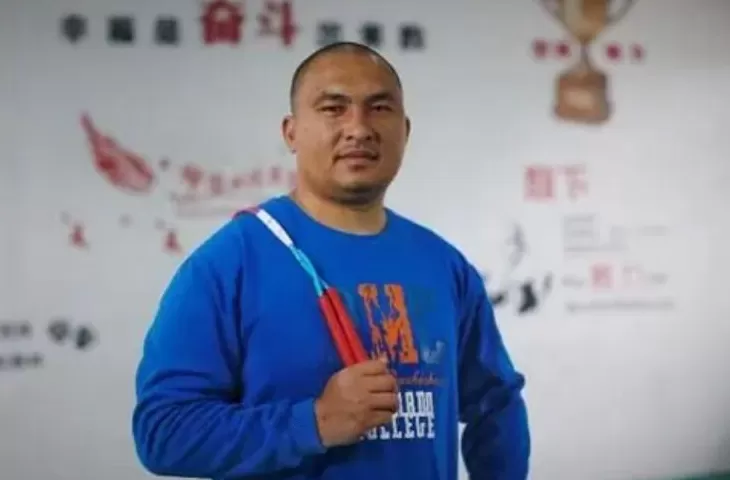 唯一非运动员火炬手,为何是他?-第3张图片- 唯一非运动员火炬手,为何是他?-第3张图片-