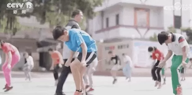 唯一非运动员火炬手,为何是他?-第5张图片- 唯一非运动员火炬手,为何是他?-第5张图片-