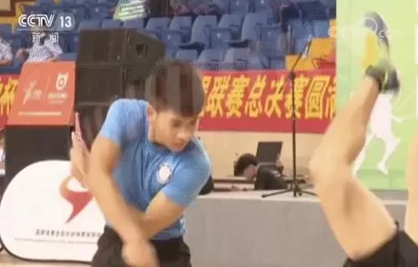 唯一非运动员火炬手,为何是他?-第9张图片- 唯一非运动员火炬手,为何是他?-第9张图片-