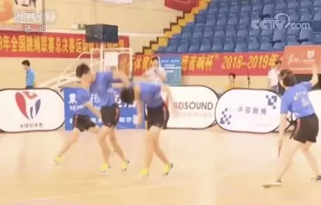 唯一非运动员火炬手,为何是他?-第8张图片- 唯一非运动员火炬手,为何是他?-第8张图片-