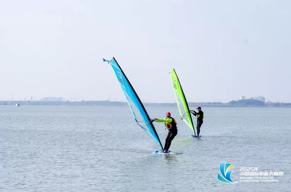 中国国际帆板大师赛市民探营日，奥运冠军零距离指导爱好者-第4张图片-