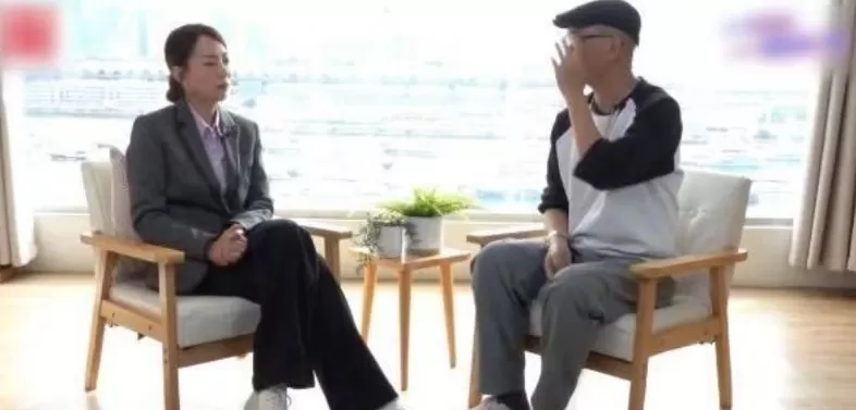 工作长达32年，霍汶希曝英皇艺人不跳槽原因-第1张图片-