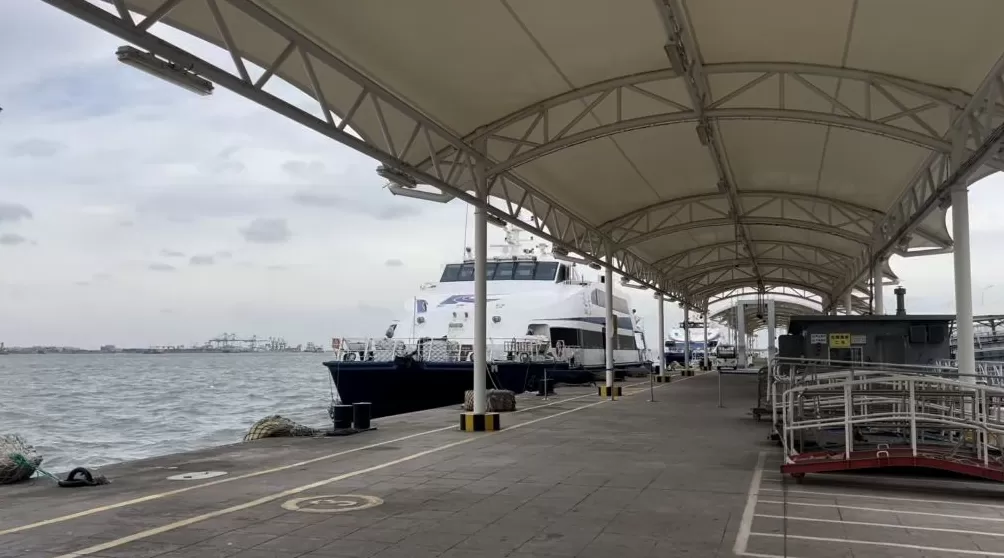 受台风“凤凰”和冷空气共同影响 ，福建沿海59条客渡运航线停航-第1张图片-