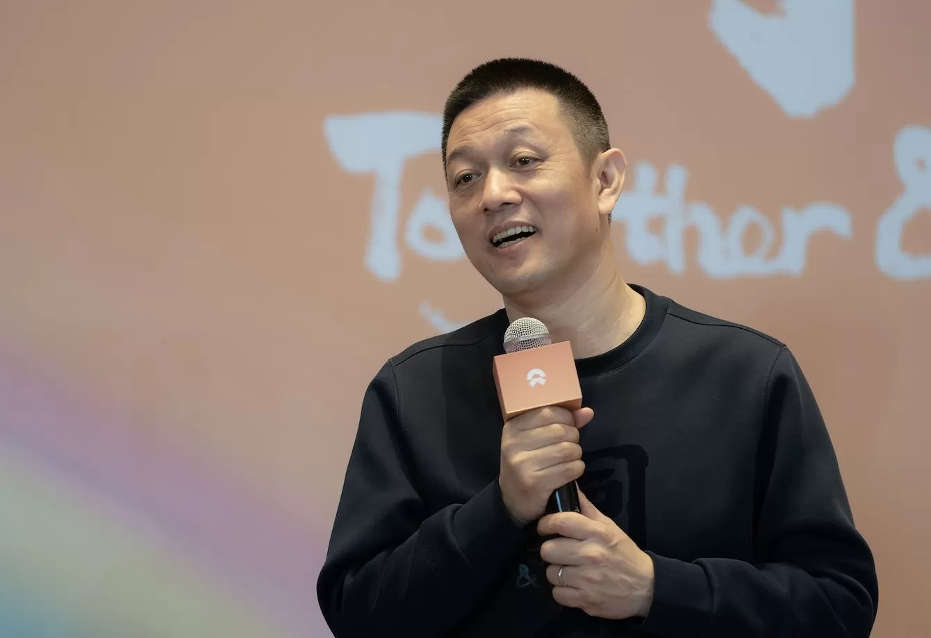 蔚来汽车李斌谈被网暴：CEO责任之一就是娱乐大家-第1张图片-